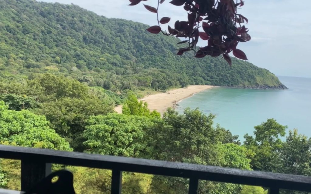 This image has an empty alt attribute; its file name is bamboo-beach-koh-lanta-2-edited-1.jpg