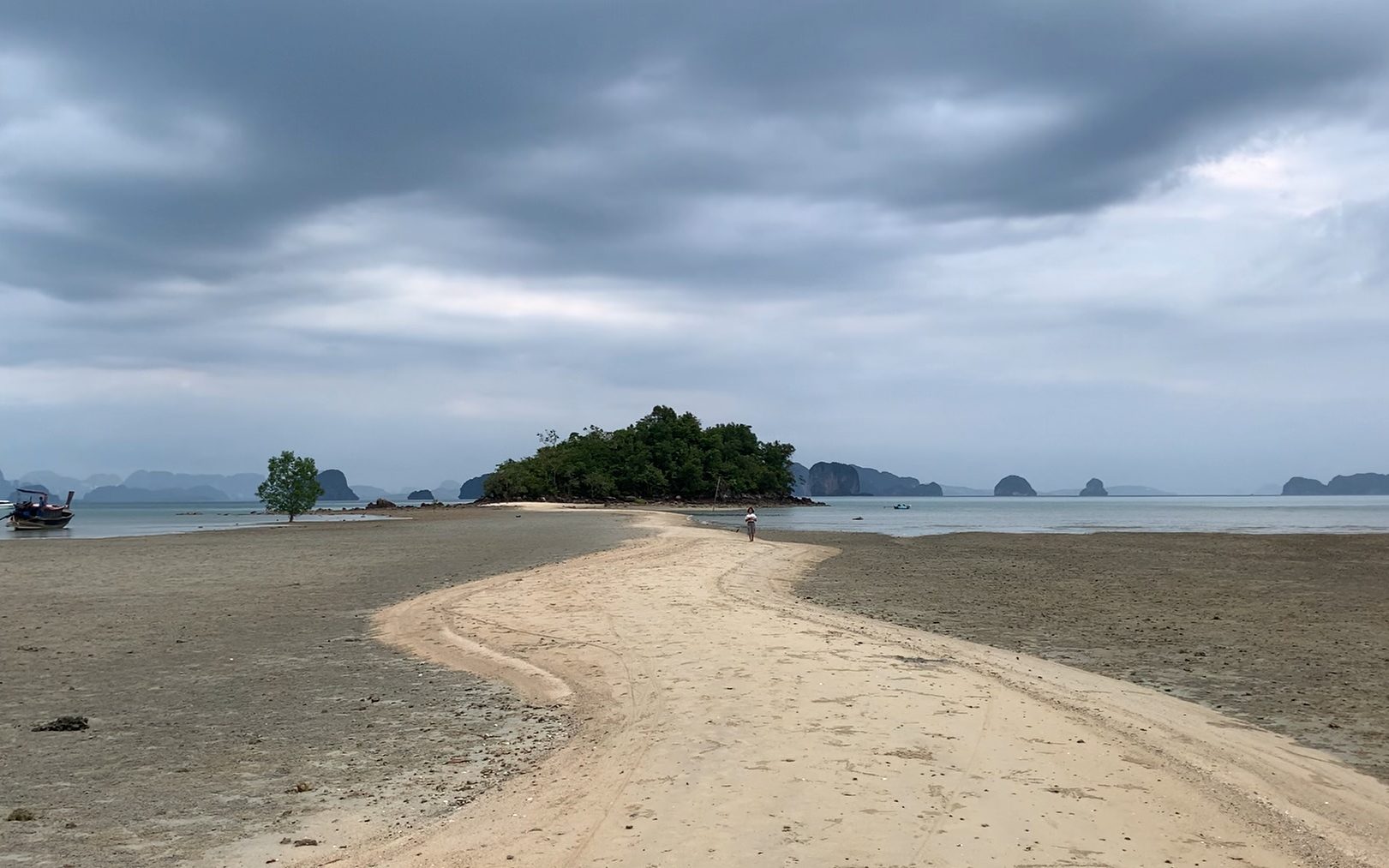 This image has an empty alt attribute; its file name is tide-out-island-kyn-edited.jpg